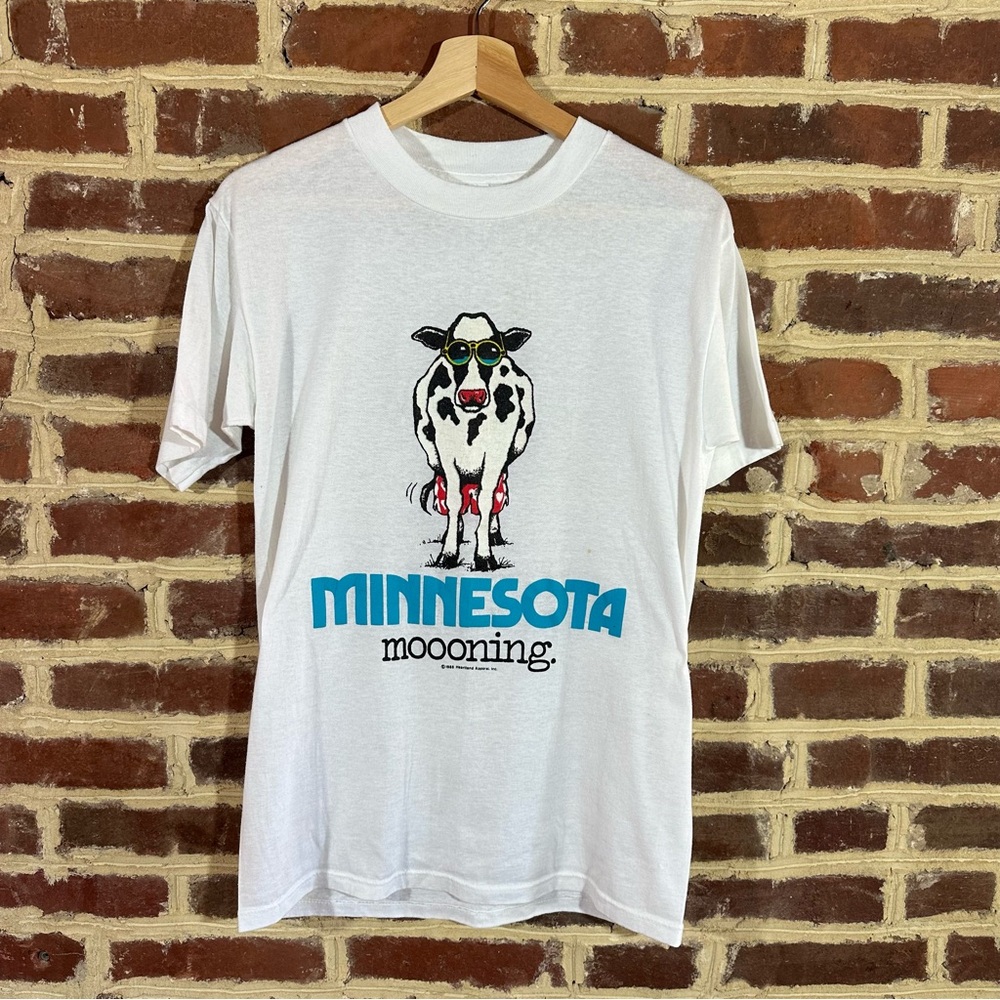 Minnesota Mooning Graphic T-Shirt